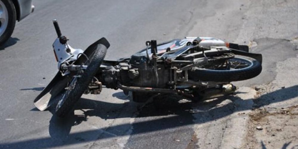 Κρήτη: Σοβαρό τροχαίο τα ξημερώματα Καρφώθηκε με τη μηχανή του σε πινακίδα