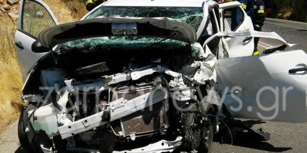 Χανιά: Σμπαράλια δύο αυτοκίνητα μετά από τροχαίο στην Εθνική (φωτο)