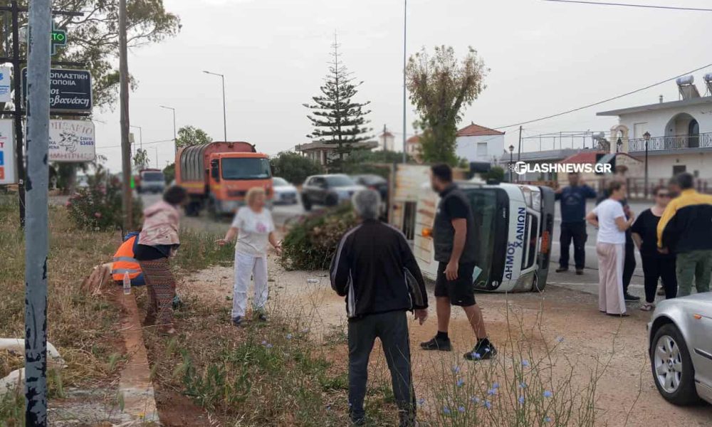 Χανιά: Τροχαίο με φορτηγό του Δήμου στο Αρώνι – Ντελαπάρισε το όχημα, μια τραυματίας (φωτο)