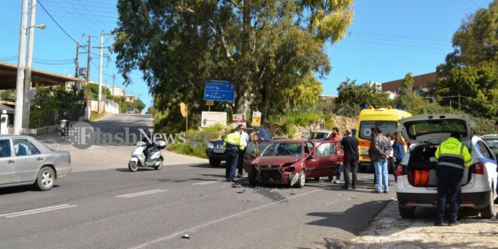 Χανιά:  Σφοδρή σύγκρουση δυο αυτοκινήτων με μια τραυματία στον δρόμο του Βλητέ (φωτο)