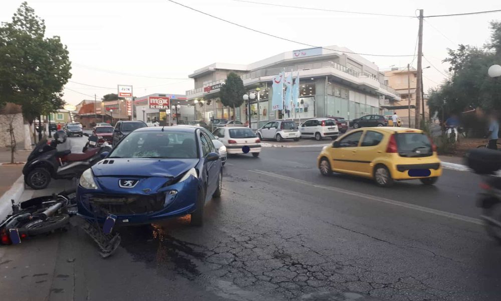 Χανιά: Αυτοκίνητο συγκρούστηκε με δίκυκλο - Στο νοσοκομείο ο οδηγός (φωτο)