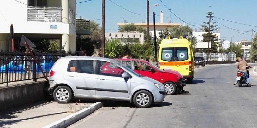 Τροχαίο ατύχημα σε παράδρομο της Λεωφόρου Σούδας με αποτέλεσμα τον τραυματισμό ενός 25χρονου