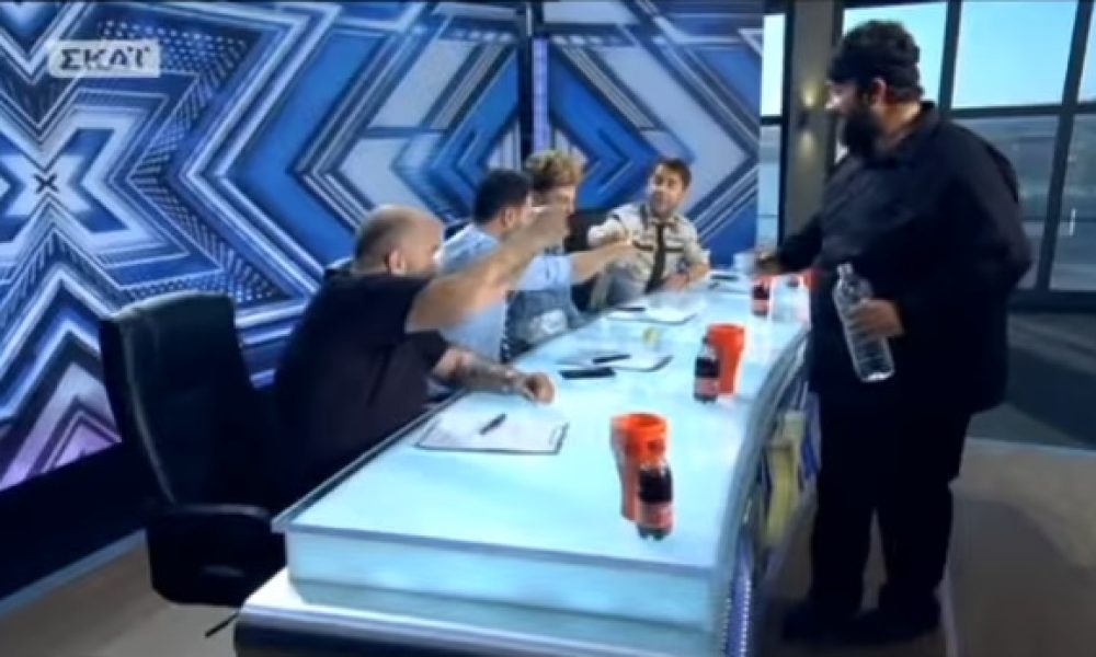 Ο τρελός Κρητικός που πήγε στο X Factor και κερνούσε τσικουδιές (Video)