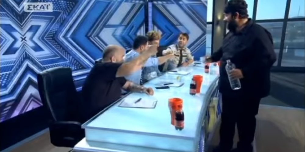 Ο τρελός Κρητικός που πήγε στο X Factor και κερνούσε τσικουδιές  (Video)