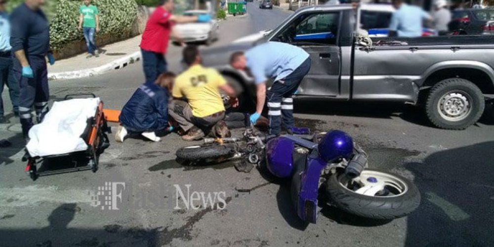 Τροχαίο ατύχημα στην Παπαναστασίου – Στο νοσοκομείο οδηγός μοτοσικλέτας (φωτο)