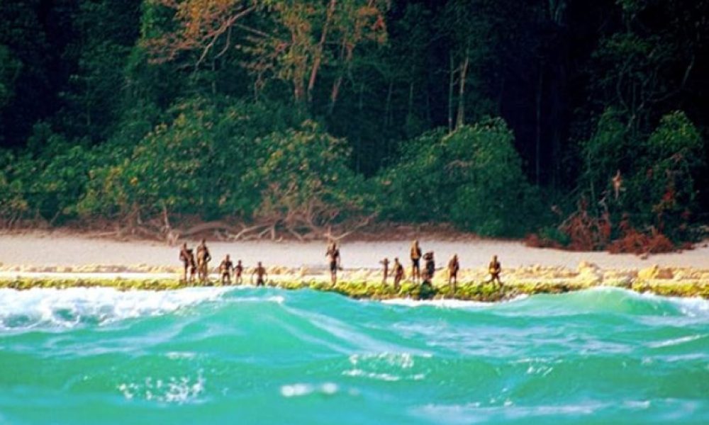 Το πανέμορφο νησί που δεν έχει ποτέ εξερευνηθεί επειδή οι ντόπιοι σκοτώνουν όλους τους επισκέπτες (video)