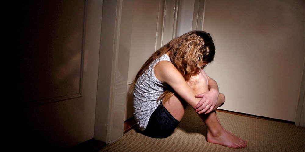 Χανιά: Σοκάρουν όσα είπε η 15χρονη για το ξύλο και τις βιαιοπραγίες του πατέρα της
