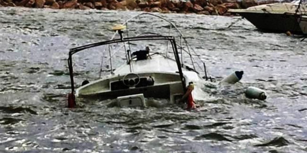 Βυθίστηκε σκάφος στα Χανιά – Περιπέτεια για πέντε επιβαίνοντες