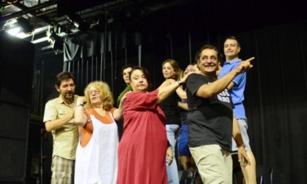 Τραυματίστηκαν οχτώ Έλληνες ηθοποιοί σε τροχαίο στην Κύπρο