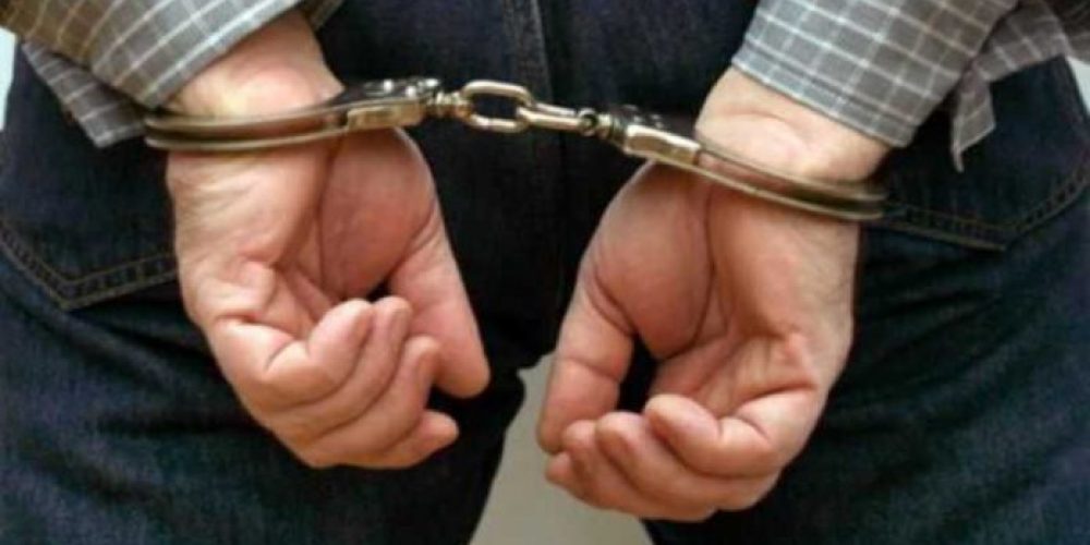 Χανιά: Συνέλαβαν παππού που φέρεται να χτύπησε το 2χρονο εγγονάκι του σε ζαχαροπλαστείο