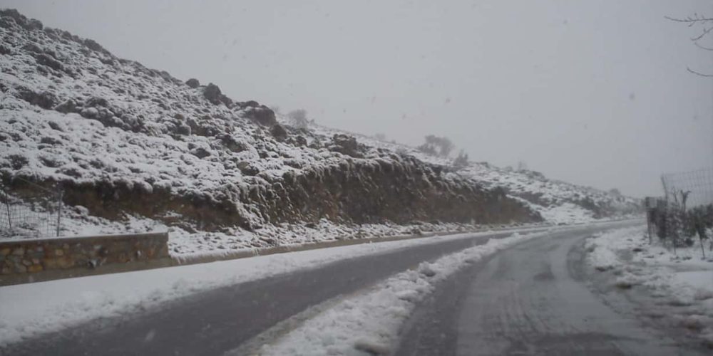 Χανιά: Κλειστός από το χιόνι ο δρόμος προς Ομαλό – Προβλήματα στις ορεινές περιοχές