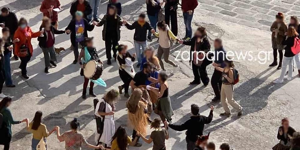 Χανιά: Μασκαράδες γιόρτασαν το Lockdown με χορούς και τραγούδια (video)
