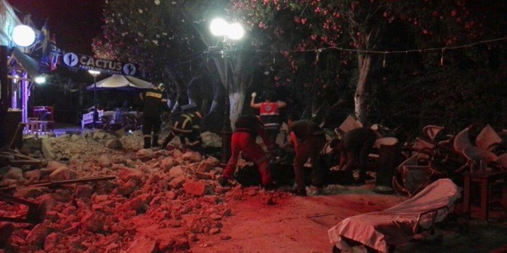 Φονικός σεισμός στην Κω – 2 νεκροί – Στην Κρήτη μεταφέρονται τραυματίες (φωτο – video)