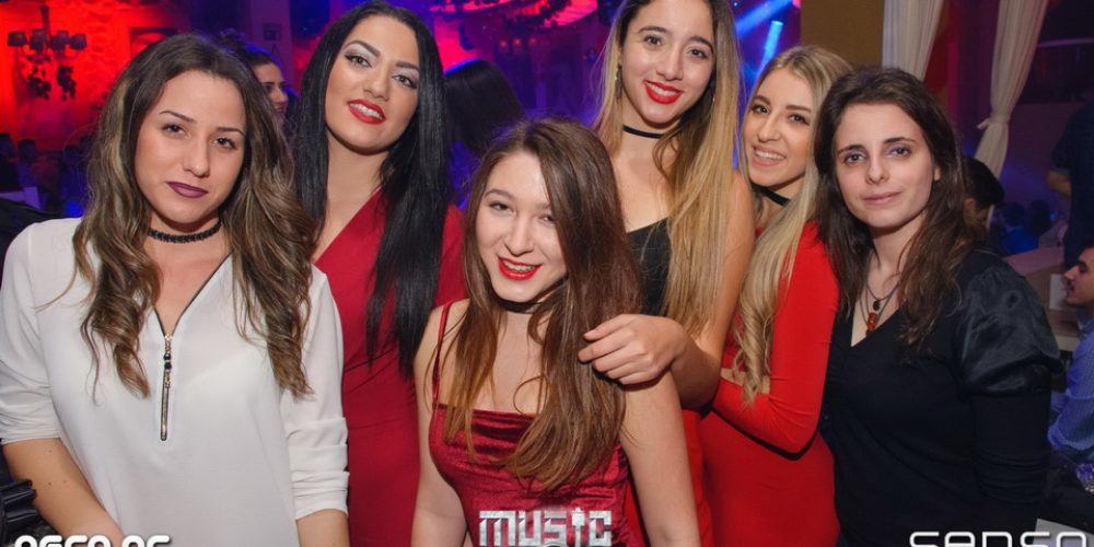 23.12.16 Music in my soul (woman in red) @ Senso