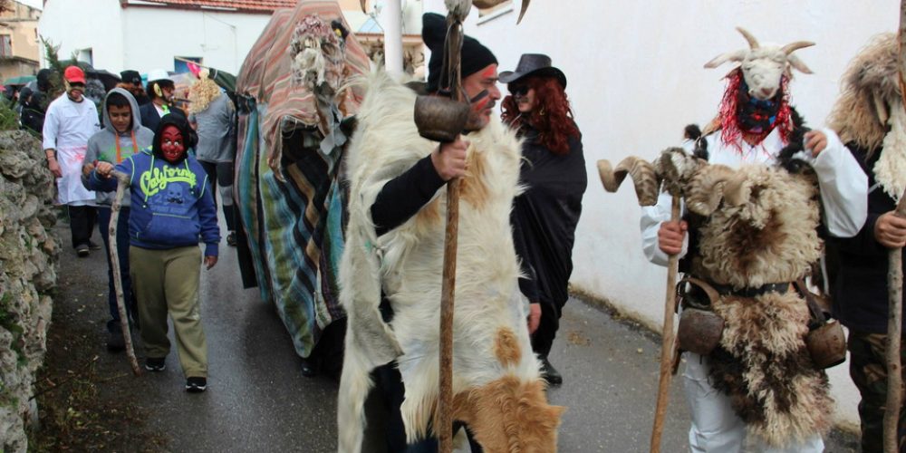 Γνωρίστε το έθιμο της Καμήλας που αναβιώνει στην Κάϊνα Αποκορώνου Χανίων(φωτο)