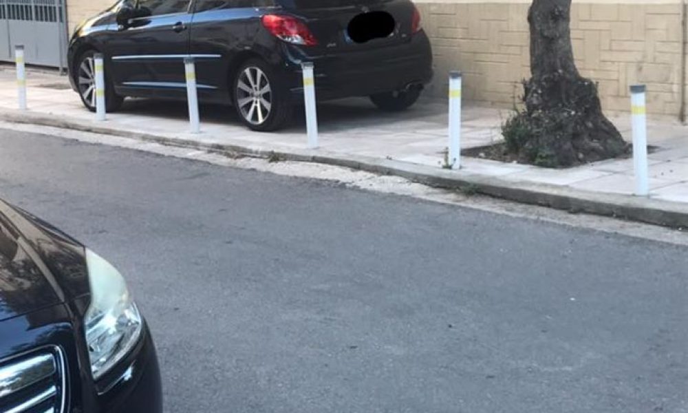 Το παρκάρισμα… γρίφος από Ελληναρά που έχει γίνει viral (φωτο)