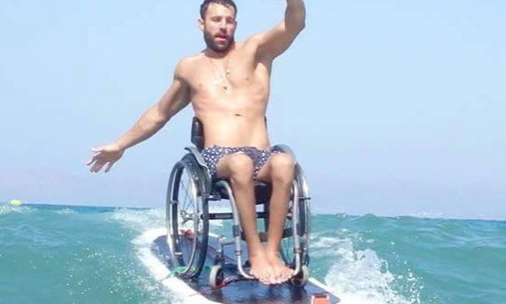 Ο Χανιώτης παραολυμπιονίκης που… δαμάζει τα κύματα - Η Φωτογραφία που τάραξε το instagram