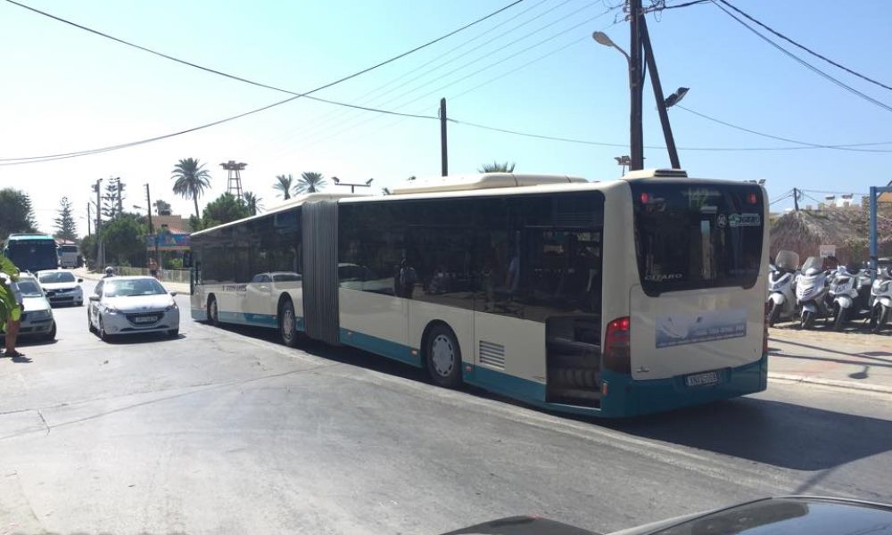 Περιπέτεια με διπλό υπεραστικό λεωφορείο στην Αγιά Μαρίνα Χανίων