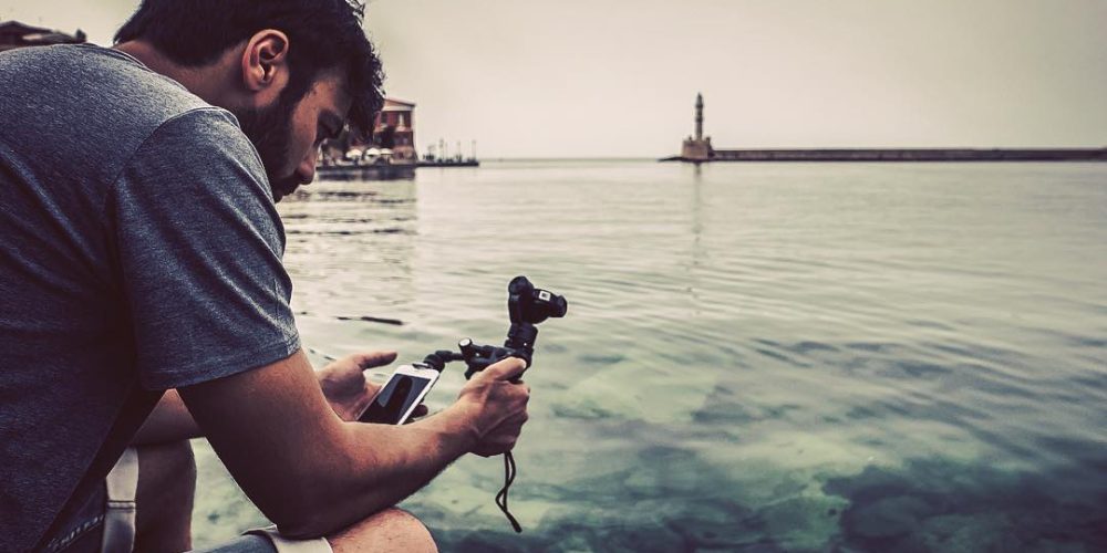 Η υπέροχη φωτογραφία του Ανδρέα Γεωργίου με φόντο το λιμάνι των Χανίων
