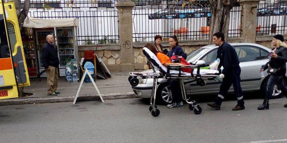 Τροχαίο με μηχανάκι στο κέντρο των Χανίων – Ένα άτομο στο νοσοκομείο (φωτο)