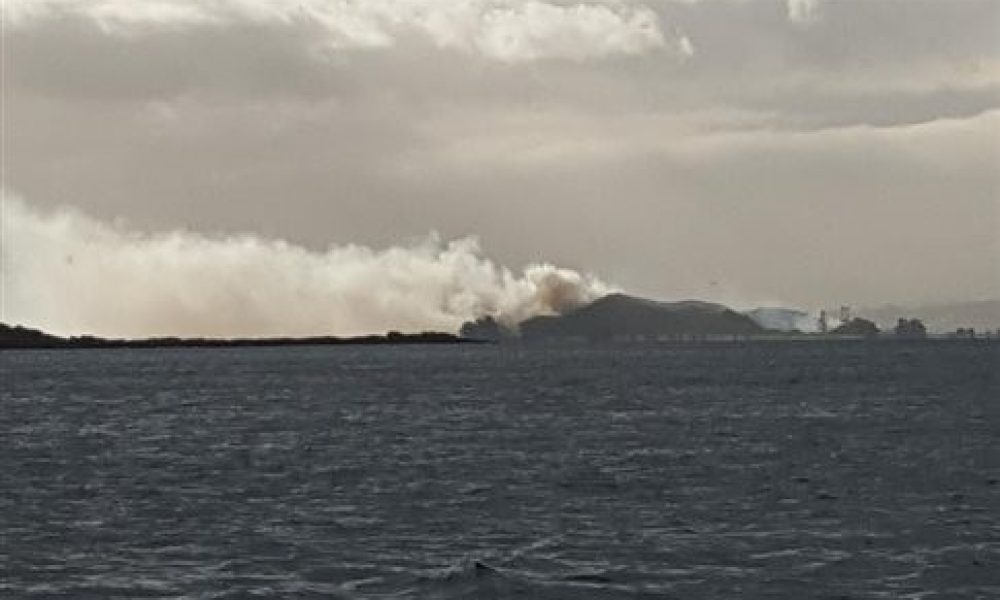 γυναίκα έκαψε ένα ολόκληρο νησί προκειμένου να την εντοπίσουν