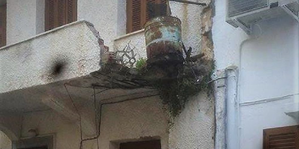 Κατέρρευσε μπαλκόνι στην Παλιά Πόλη των Χανίων (φωτο)