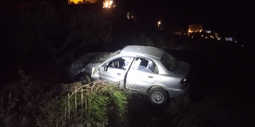 Χανιά: Αυτοκίνητο έπεσε σε γκρεμό στα Φαλάσσαρνα – Στο νοσοκομείο οι επιβαίνοντες (φωτο)