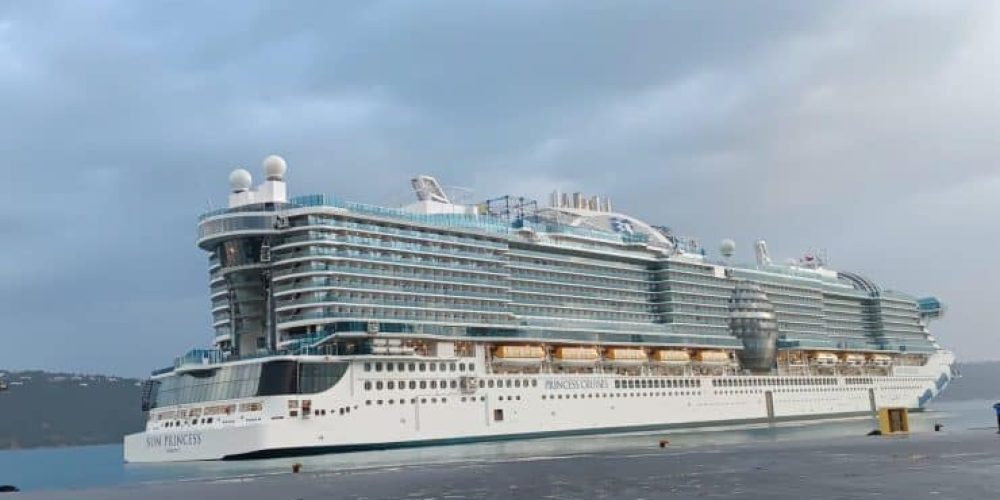 Στα Χανιά για πρώτη φορά το θηριώδες κρουαζιερόπλοιo Sun Princess – Μεταφέρει πάνω από 3.500 επιβάτες