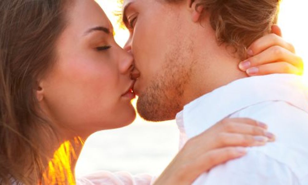 Όσο λιγότεροι οι ερωτικοί σύντροφοι, τόσο πιο ευτυχισμένος ο γάμος για μία γυναίκα