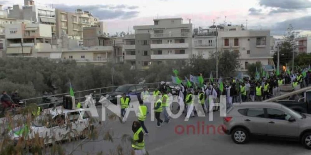 Κρήτη: Πραγματοποίησαν πορεία για να τιμήσουν τον Μωάμεθ (φωτο)