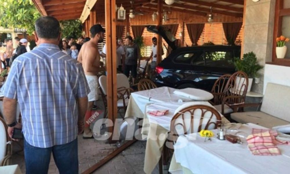 Κρήτη:Οδηγός έχασε τον έλεγχο και «μπούκαρε» σε εστιατόριο (Photos)