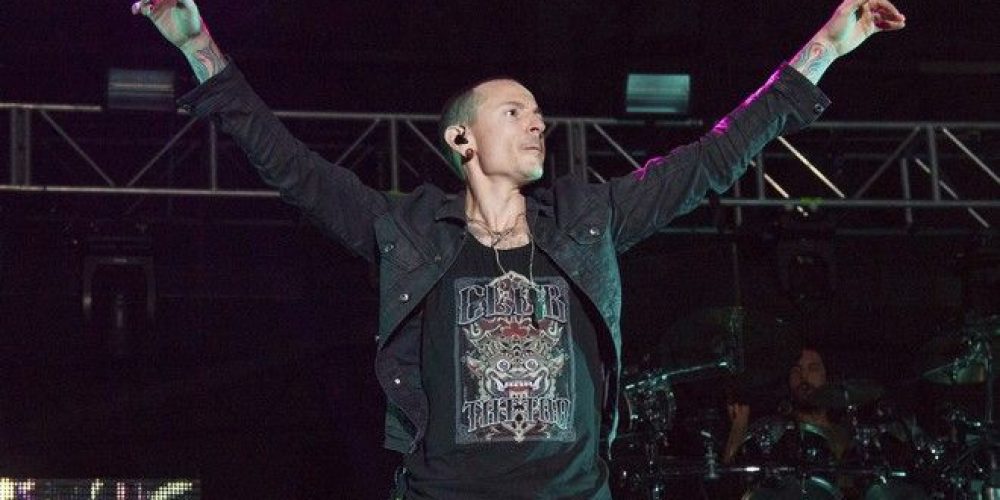 Σοκ στη ροκ σκηνή: Αυτοκτόνησε ο τραγουδιστής των Linkin Park