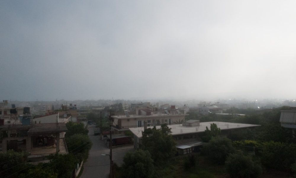 Πυκνή ομίχλη κάλυψε τα Χανιά το πρωί