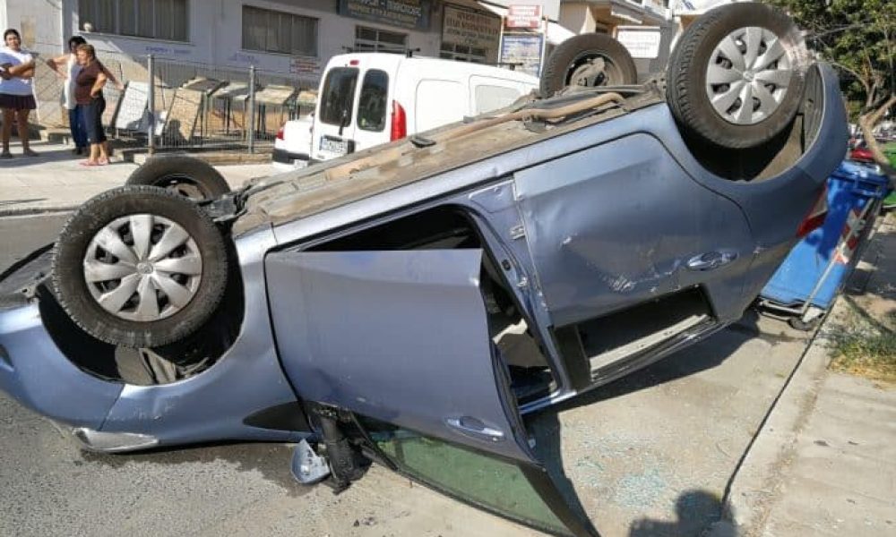 Χανιά: Τούμπαρε αυτοκίνητο μετά από τροχαίο – Στο νοσοκομείο τρία άτομα (Photos)