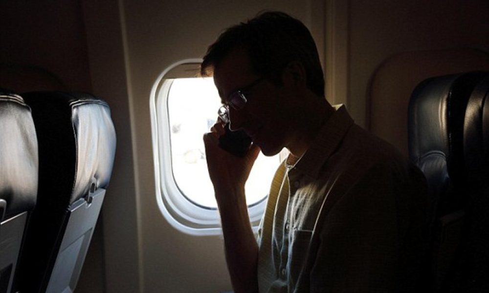 Τι θα συμβεί αν δεν βάλετε σε λειτουργία πτήσης το κινητό σας στο αεροπλάνο