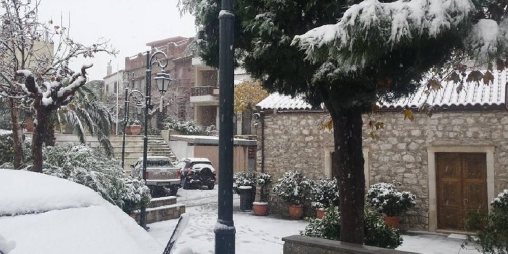 Έντυσαν στα λευκά τα πρώτα χιόνια την Κρήτη! (Photos)