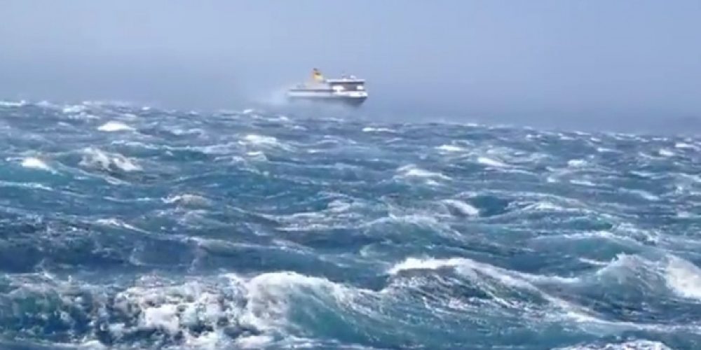 Δεμένα τα πλοία στην Κρήτη – Πότε θα βγει νέο δελτίο για το απαγορευτικό
