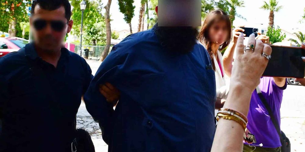 Σε 40 μήνες φυλακή καταδικάστηκε ο Αρχιμανδρίτης που έστελνε βίντεό του να αυνανίζεται γυμνός σε 12χρονο