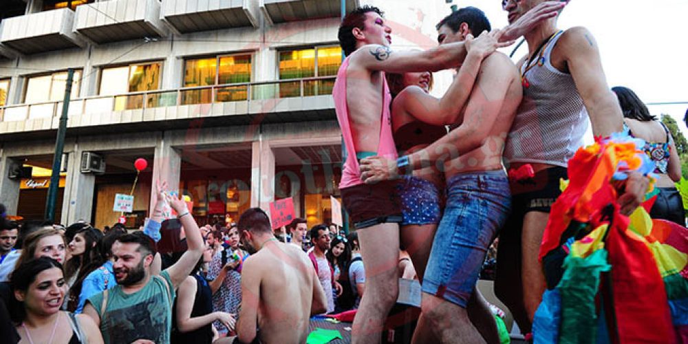 Φωτογραφίες: Γέμισε κόσμο το κέντρο της Αθήνας για το Athens Pride 2015
