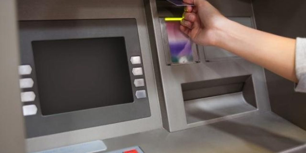 Έβαλαν κόλλα στα ATM στα Χανιά
