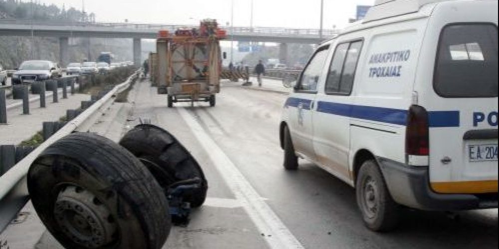 Κινηματογραφικό ατύχημα: Οδοστρωτήρας έπεσε στην εθνική οδό