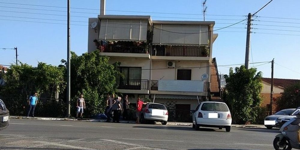 Χανιά: Αυτοκίνητο «εισέβαλε» σε αυλή σπιτιού στον κόμβο της Σούδας! (φωτο)