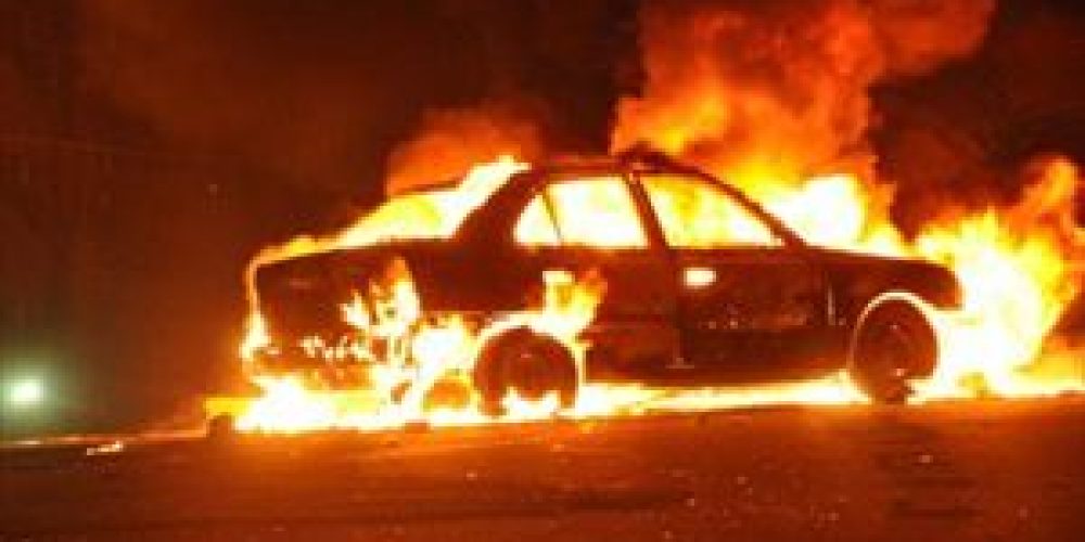 Αυτοκίνητο κάηκε ολοσχερώς τα ξημερώματα στο Ηράκλειο