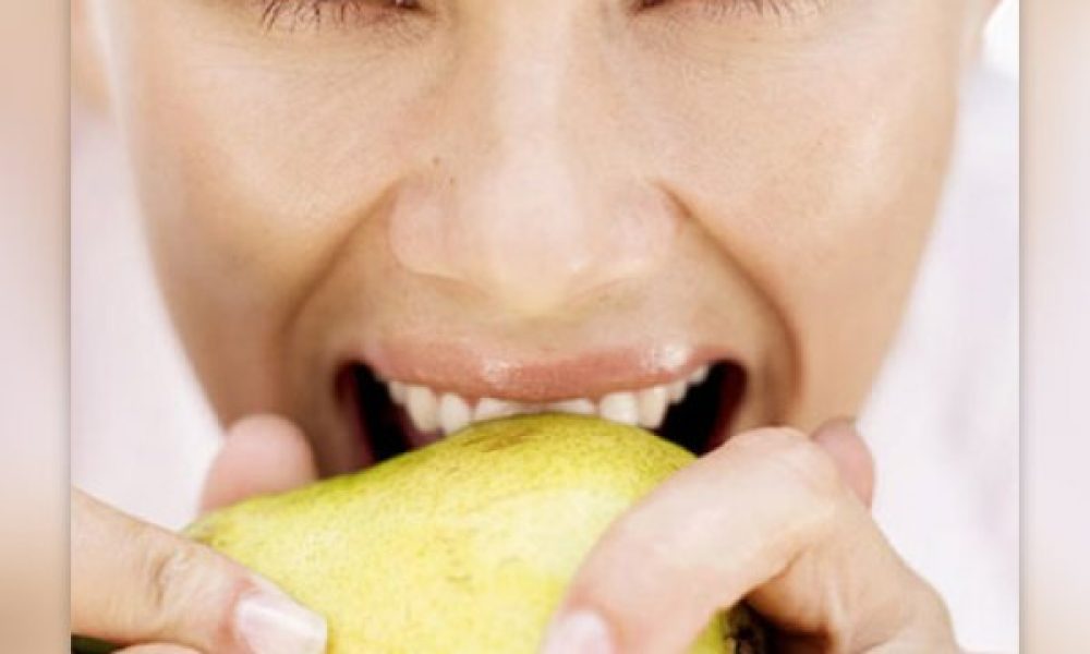 Φάε ένα αχλάδι πριν βγεις για ποτό και θα εκπλαγείς με το αποτέλεσμα!