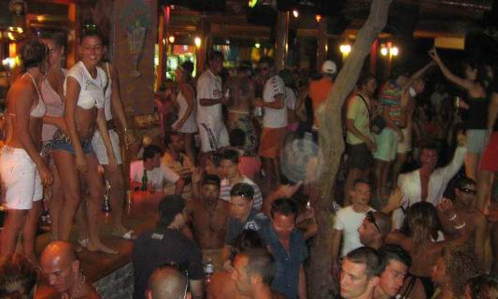 Χανιά: Τέρμα τα beach party και οι συναυλίες στις παραλίες