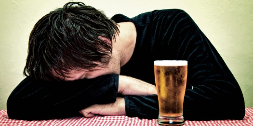 Γιατί γινόμαστε συναισθηματικοί όταν πίνουμε;