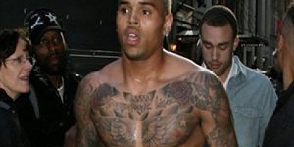 Τα πήρε στο κρανίο ο Chris Brown!