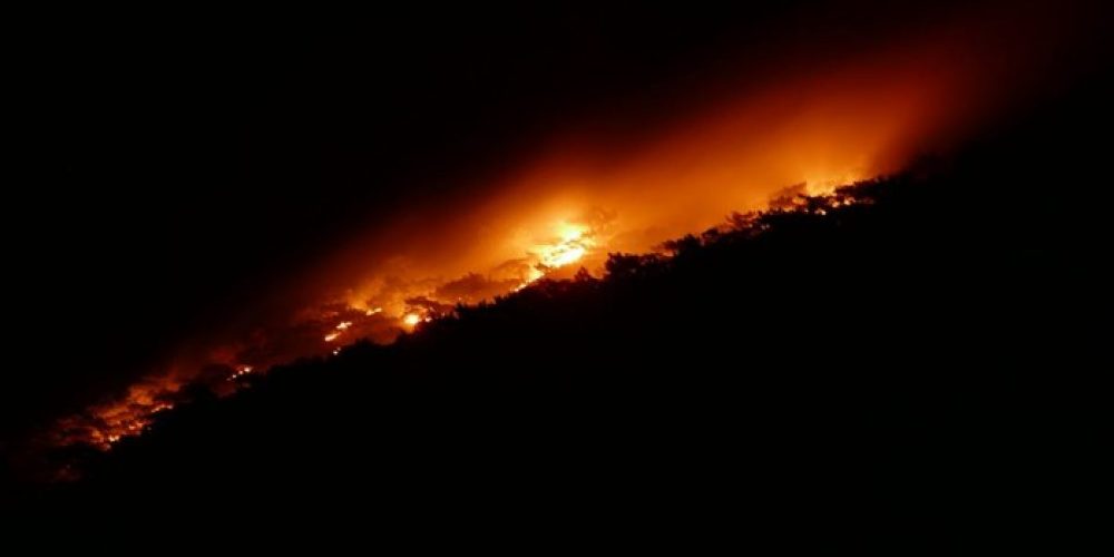 Από τύχη δεν κινδύνευσαν σπίτια από φωτιά τα μεσάνυχτα στον Αποκόρωνα