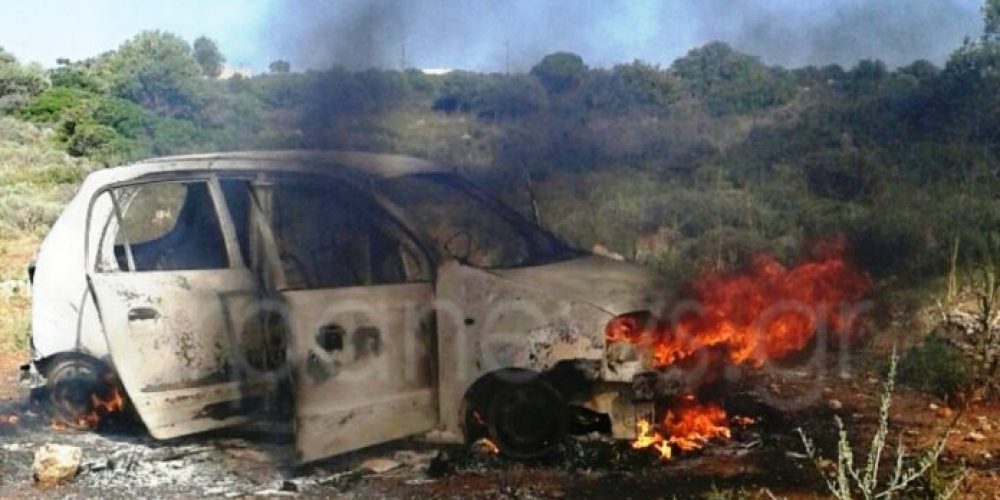 Χανιά: Έβαλε φωτιά στο αμάξι, για να μην του το πάρει η πρώην γυναίκα του  Απίστευτα στιγμιότυπα στο Μουζουρά