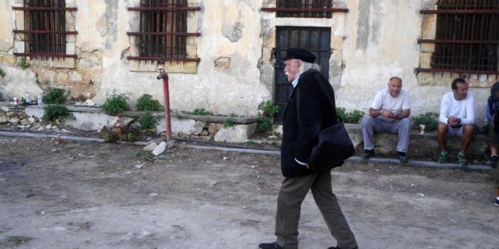 Χανιά: Ο Μανώλης Γλέζος επέστρεψε στις φυλακές του Ιτζεδίν 58 χρόνια μετά (Photos)